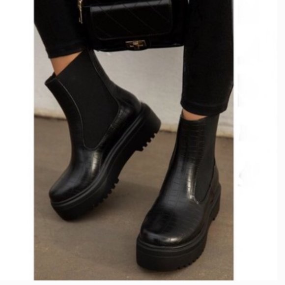 Shoe Affair Shoes - !! NEW !! Black Embossed Croc Pull On Chelsea Lug Sole Boots